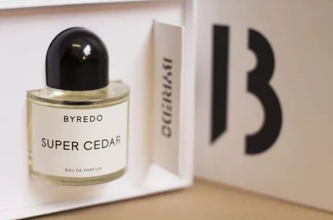 世界十大奢侈品香水品牌排行前十,女生香水最好的品牌是什么