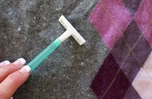 羊绒衫用洗衣液洗后掉毛严重,羊毛衣每次洗都缩水吗