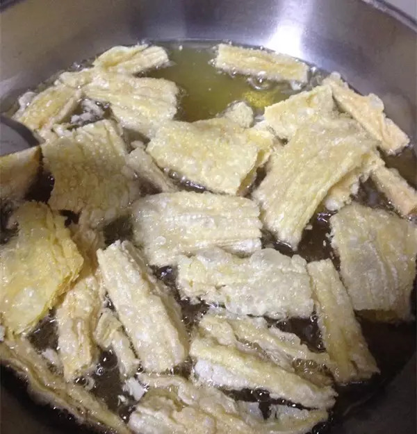 柳州螺蛳鸭脚煲最正宗的做法,自制螺蛳粉鸭脚煲