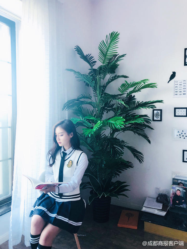 抖音上很火的一个原唱女歌手,成都妹儿抖音原唱