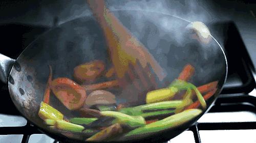 为啥大家都抢罐头,为什么大家都抢罐头