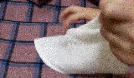 换季的衣服发霉怎么办,白色衣服长霉斑用什么可以除掉