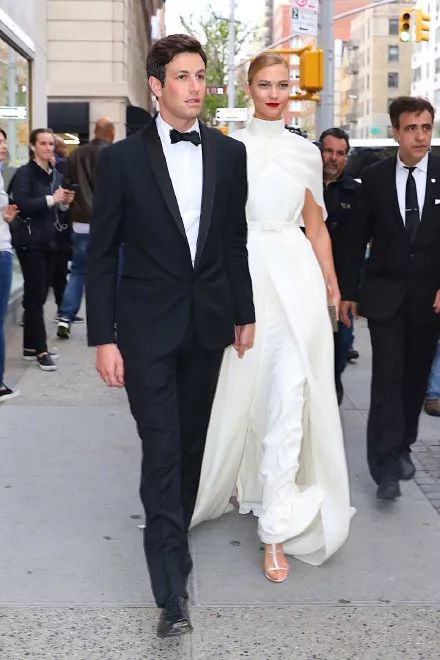 karliekloss婚礼完整版,karliekloss官宣