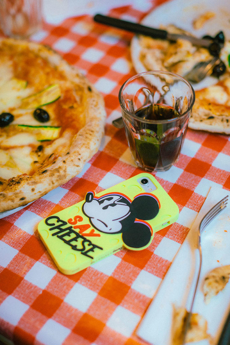 易烊千玺代言阿玛尼服装,易烊千玺纪梵希美妆广告