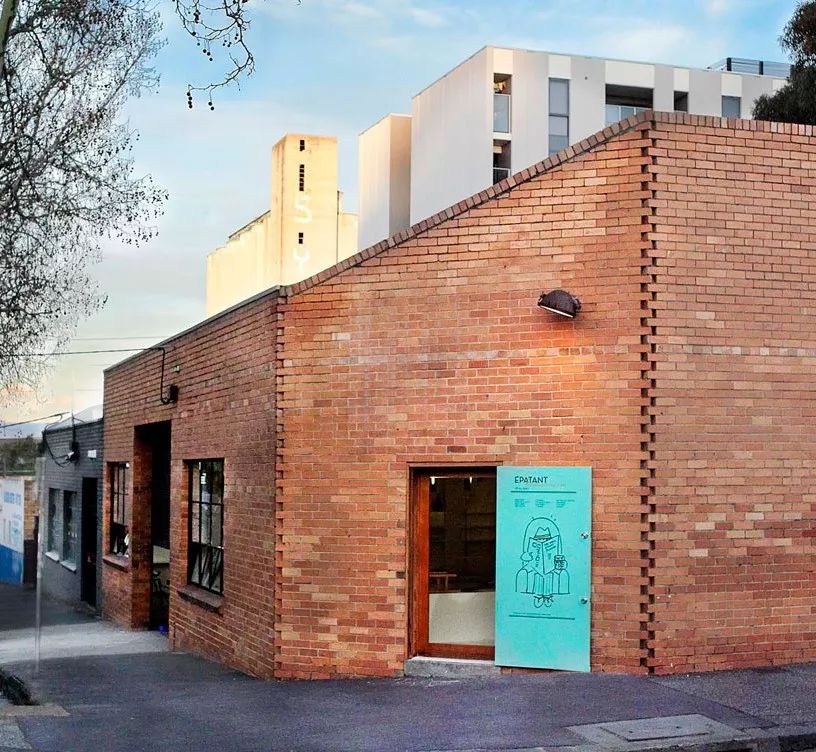 绾康鏃ョ粰鐢峰弸涔扮殑绀肩墿,绾康鏃ョ粰鑰佸叕涔扮殑涓滆タ