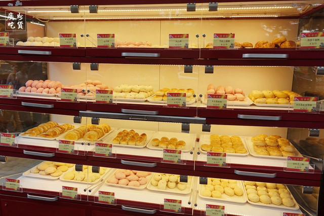 张敬轩住过的这条老街，随便几家美食店，加起来超过150岁！