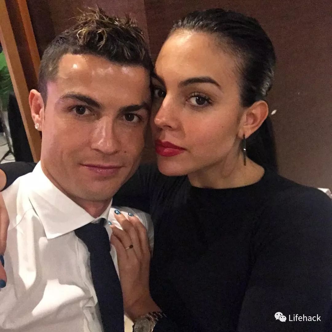 c罗求婚成功女友手戴钻戒照曝光,c罗求婚成功全过程