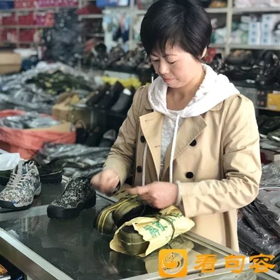 我们的40年│更新换代才不被时代所淘汰——劳保用品店店主徐飞的“生意经”