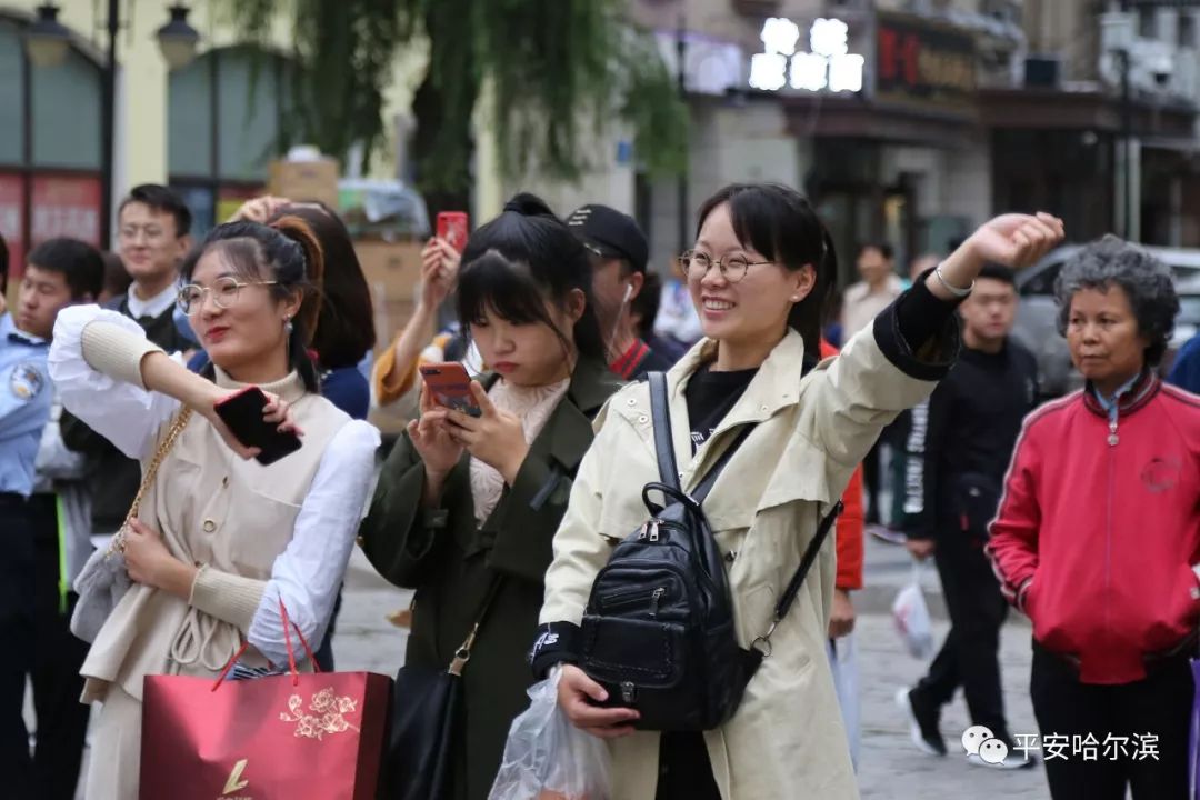 百年老街，流淌着公安民警的歌儿