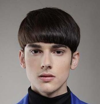 留学生有一种无法言说的「痛」叫做：“我在国外剪了个头发”