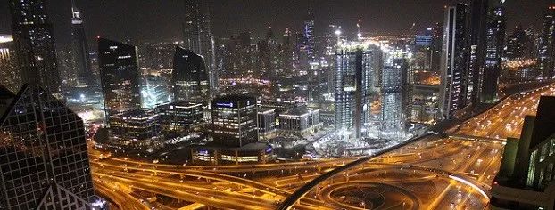 挣扎中的都市中产:我在这里活着,也在这儿死去