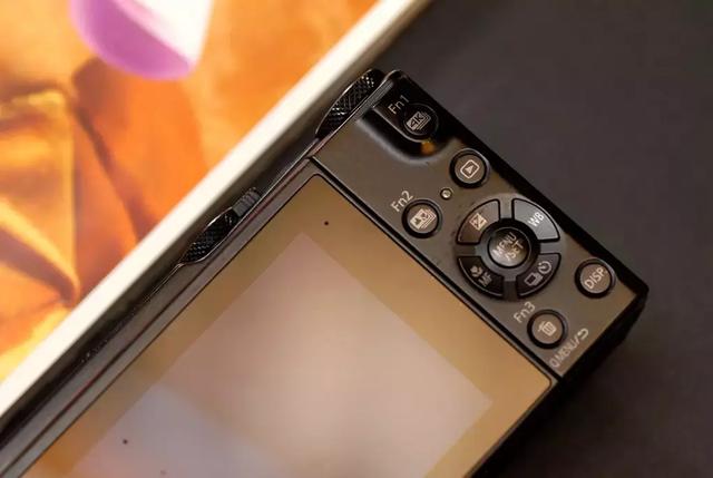 徕卡大光圈镜头,松下lx10对比徕卡相机