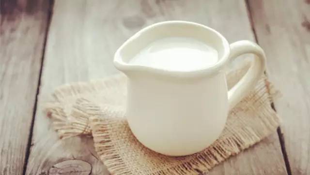 辨别奶粉真假最简单的方法,鉴别奶粉真假的正确方法