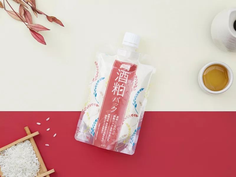 拼团丨这个面膜征服了全日本，敷一次脸能亮白两个度