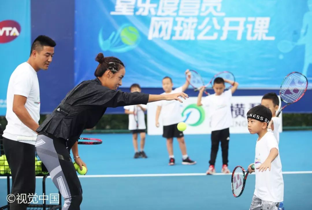 花絮｜大横琴企业日：甜美王蔷与小朋友们“切磋”球技