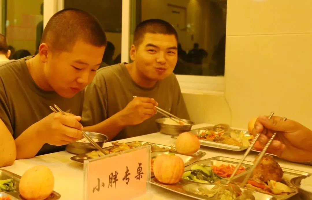 入伍仨月减肥70斤,入伍45天瘦30斤