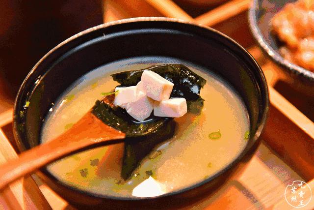 一口鱼片切寿司,一口一个鱼片寿司