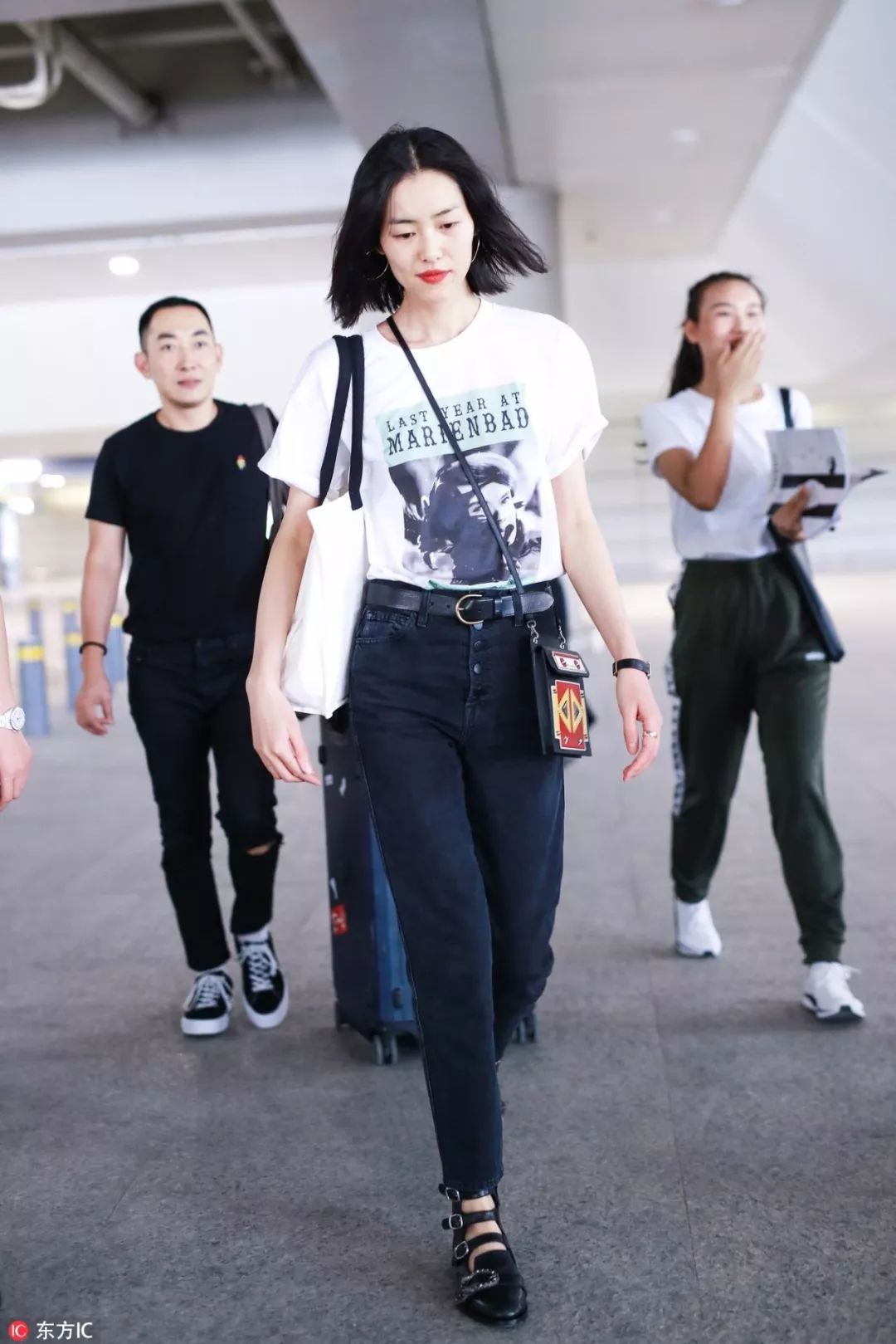 鞋带绕脚脖,鞋带勒脚脖会水肿吗