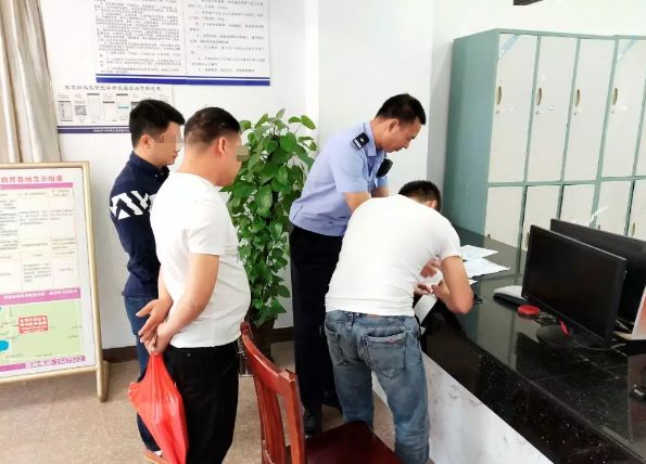 租来的车借给无证的人驾驶并死亡,把自己的车借给无证人驾驶违法吗