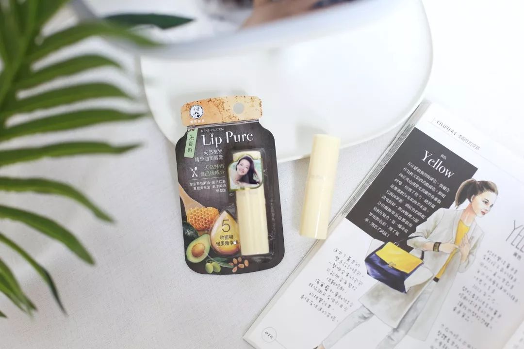 让双唇感受自然的轻抚-每人的兜里都有一位护士女孩