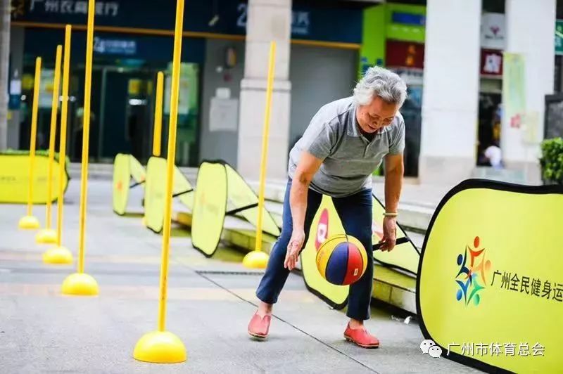 社区联动首届趣味运动会,社区举行趣味运动会传递冬日快乐