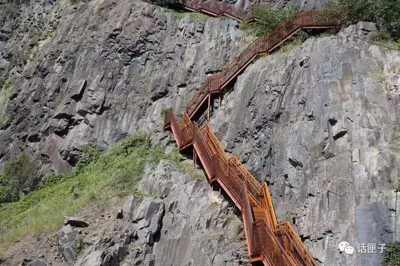 深坑酒店今天开业！历时十多年，上海在百米深坑里建造全球海拔最低酒店，曲折、艰辛远远超出你想象……