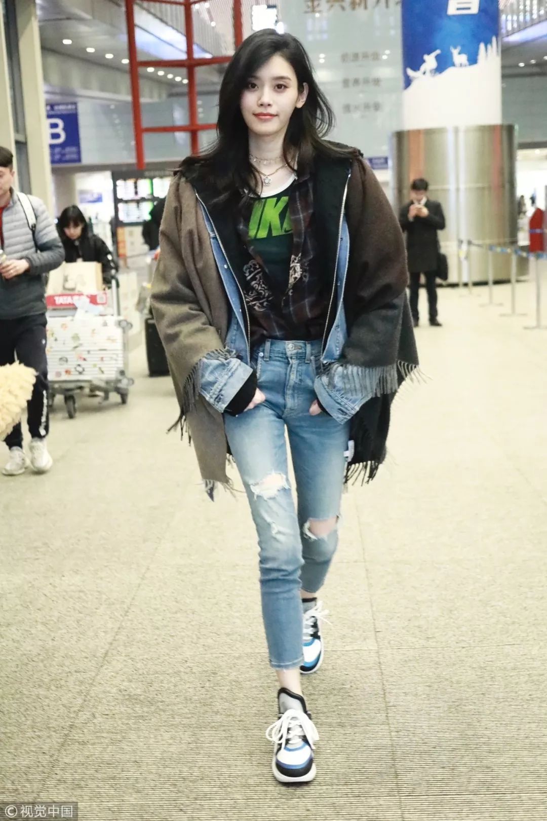 长大衣运动鞋,每次穿长大衣身高不够高跟鞋来凑