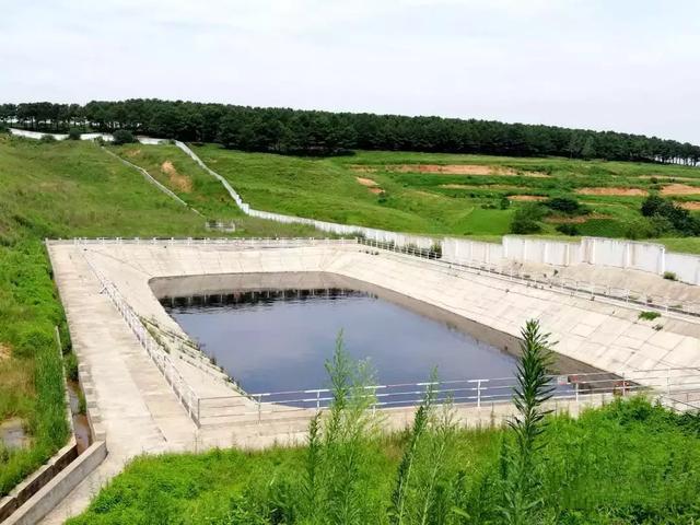 处理生活垃圾看看明港镇咋样“突围”