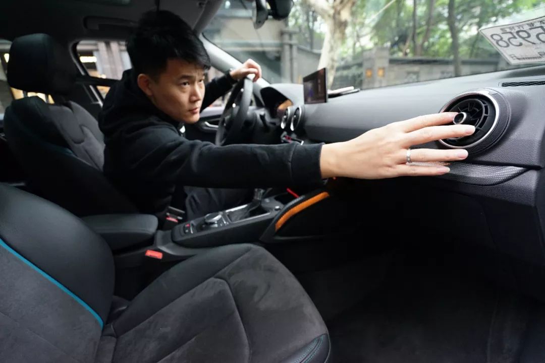 一个衣帽间藏400多段故事什么感觉丨当“Z哥”邂逅全新奥迪Q2L