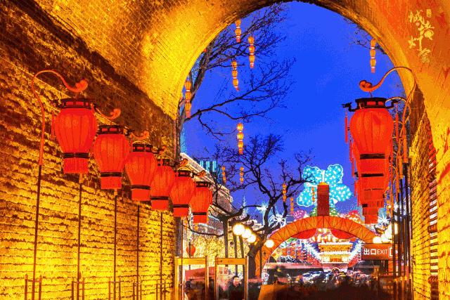 西安春节各景点人山人海热闹非凡,春节西安景区免费开放