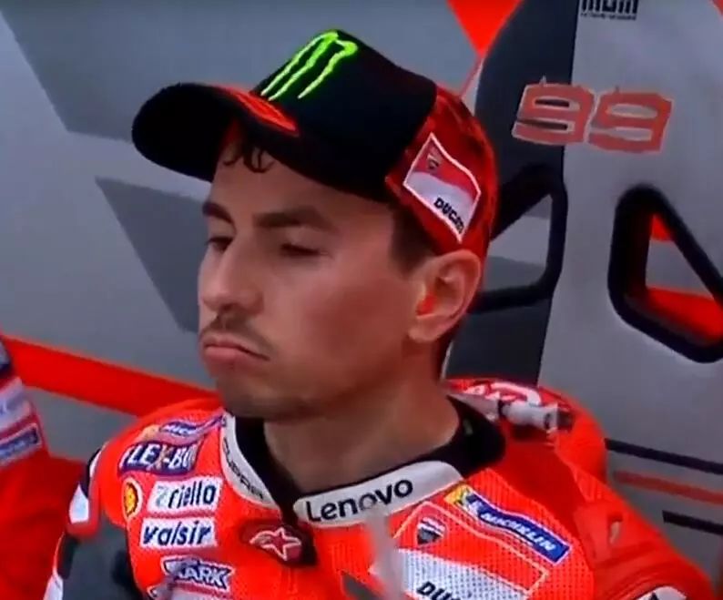 motogp罗西痛哭,motogp罗西庆祝动作