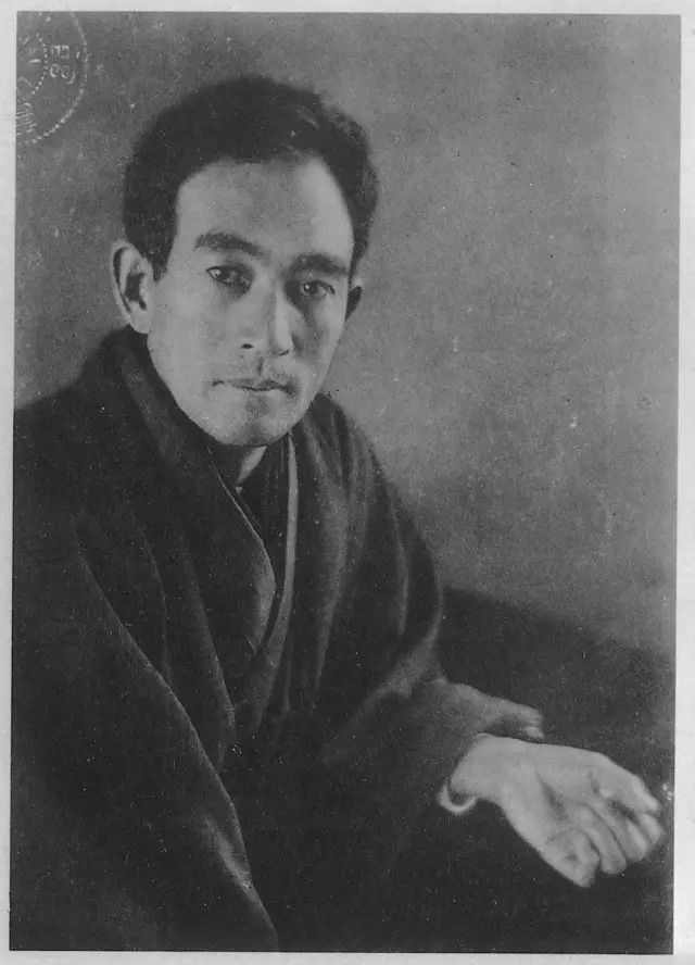 太宰治为什么觉得生而为人很抱歉,太宰治哪怕丧到极致也热爱着世界