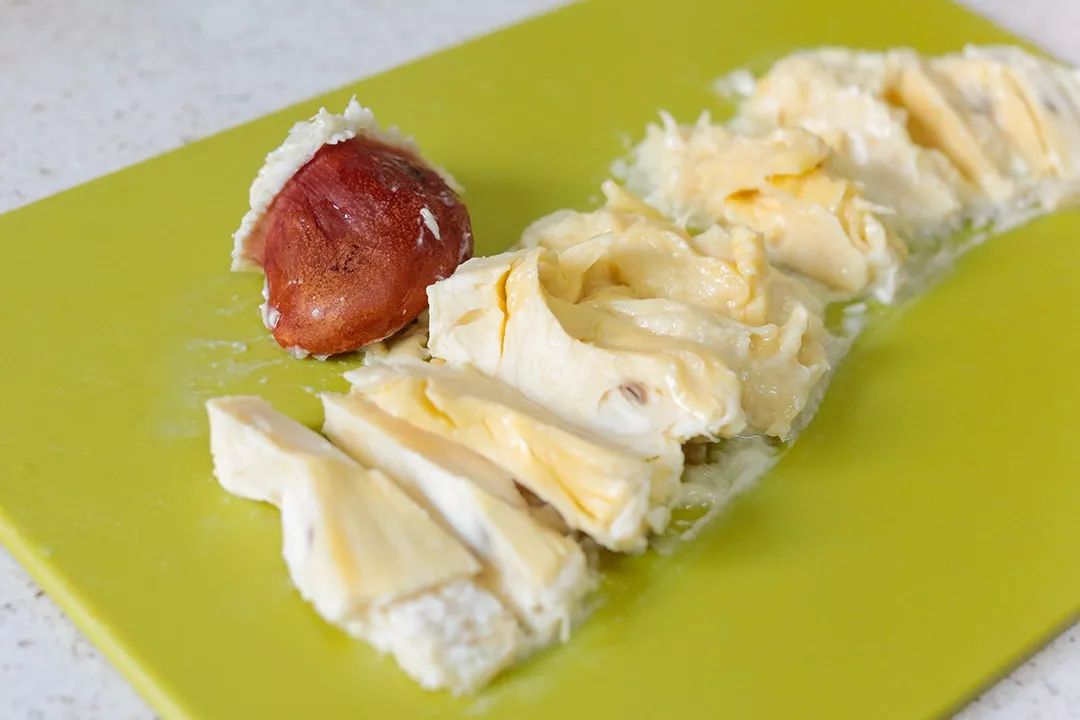 把榴莲加热,把榴莲烤熟吃很香