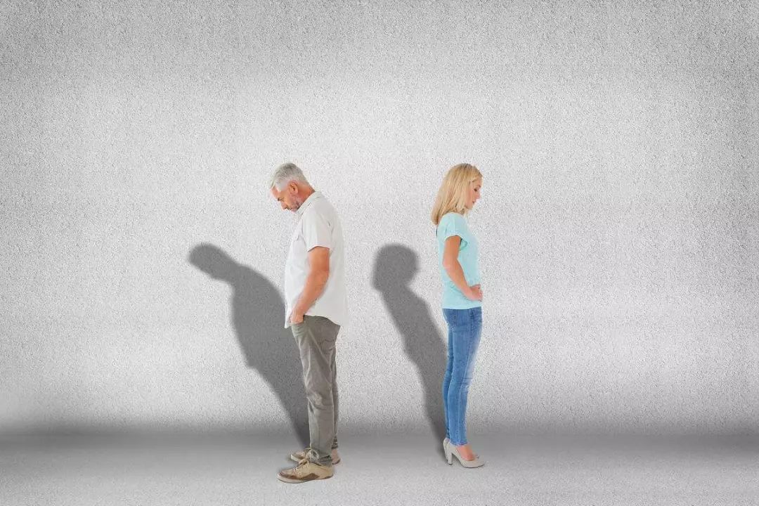 “我就是想杀了她！”他竟用水果刀刺向自己的妻子