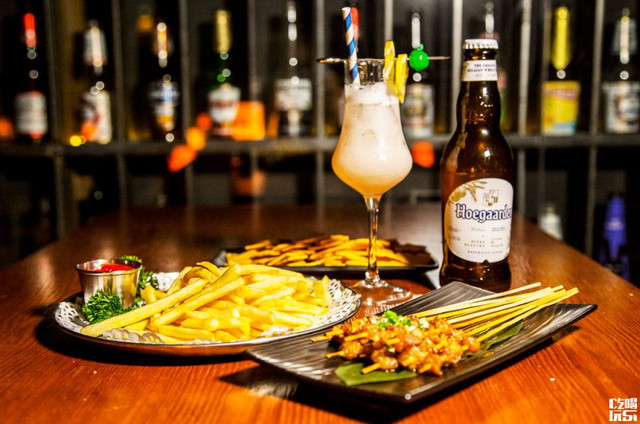 500余款全球各地精酿,3000多个钢铁酒格组成的巨幕外墙!长沙又一约酒圣地来了~