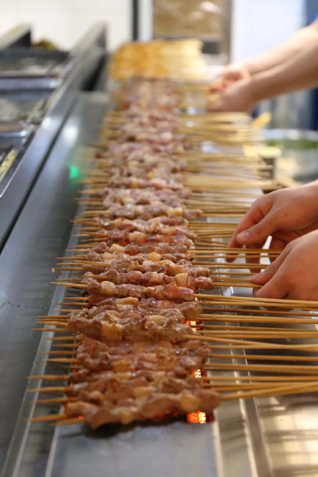 征服千万人的聚点串吧，又玩了什么，稳稳hold住了年末聚会商机