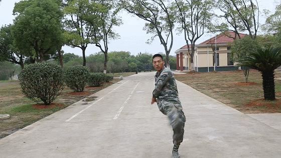 实用兵哥示范格斗术快来学两招,实用兵哥动图示范简单格斗术