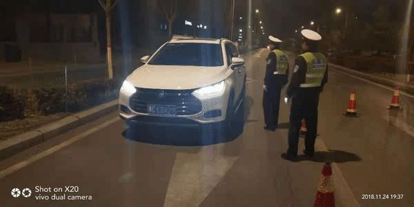 秦皇岛交警全城查酒驾!好友两人一同入网!你中招了吗?