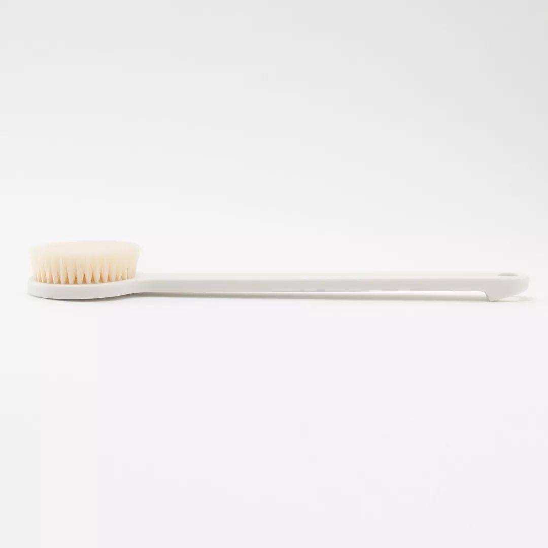 MUJI的这把洗澡刷一问世就让日本妹子着魔,沐浴一定带着它……