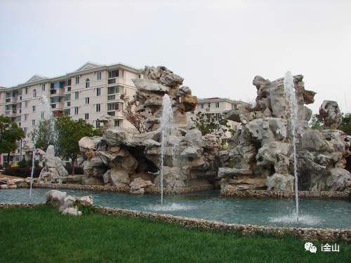 从“草根”到“大亨”,他的传奇人生,金山的发展见证!