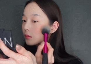 三吉彩花的妆容,可盐可酷可爱可温柔