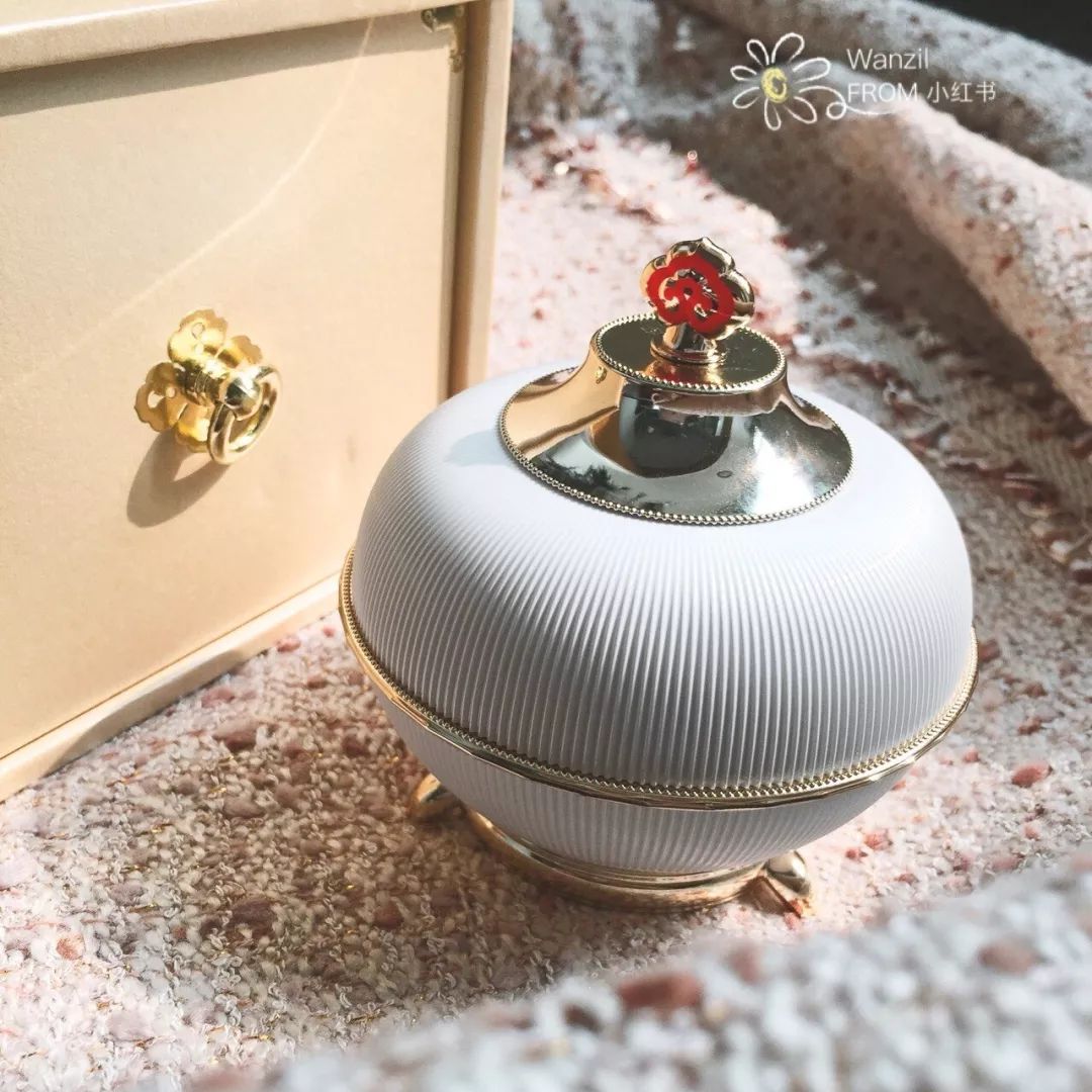 每一个在护肤里翻过船的仙女都能在后Whoo里找到安慰！