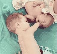 她地震中失去双腿,她在汶川地震失去双腿及女儿