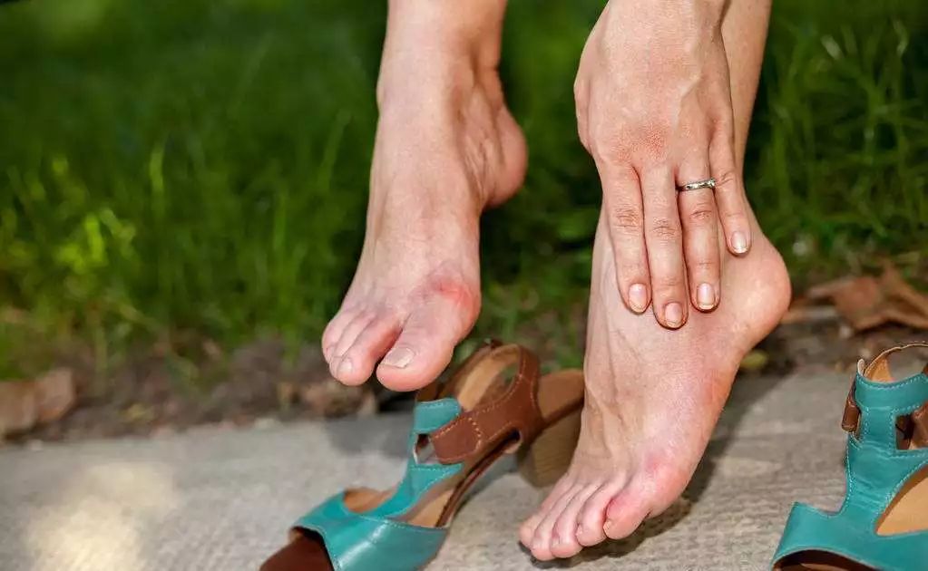 雨天鞋湿了快速干的方法,湿鞋快干小妙招