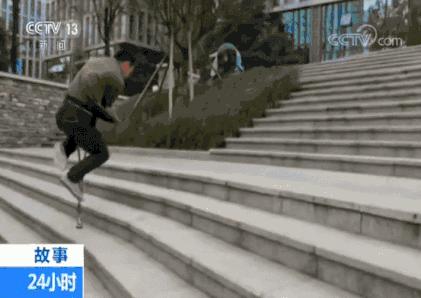 90后搬运工,90后独腿搬运工看哭无数人