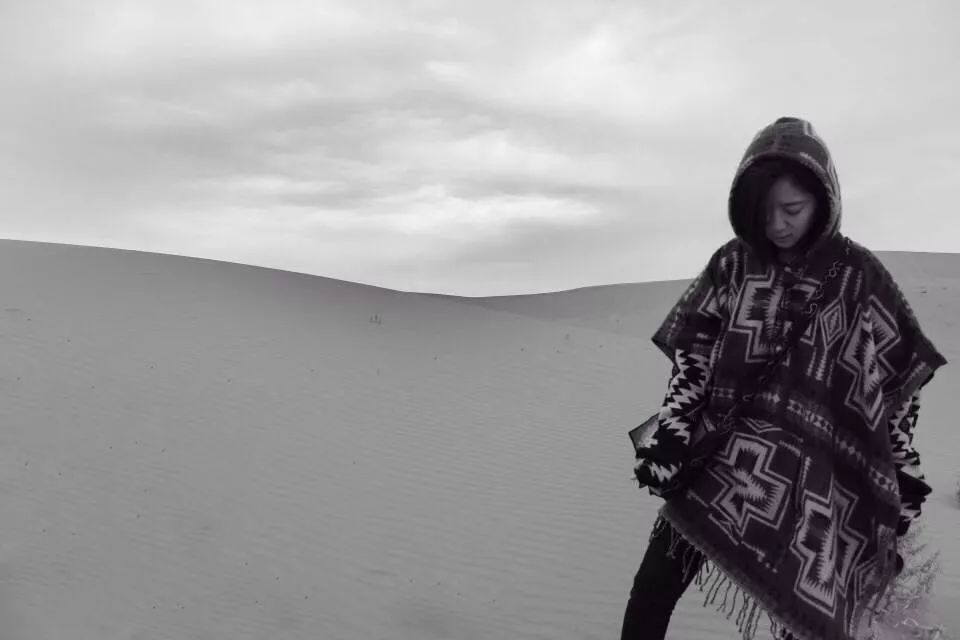 那个开着旅行咖啡车的女孩，暂别荒野重返都市