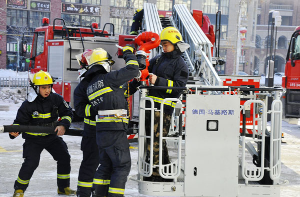 消防大型城市综合体实战演练,新疆消防救火演练