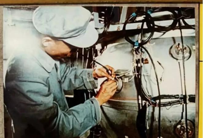 你以为原*弹子**只是科学家造出来的吗?别忘了还有他们!