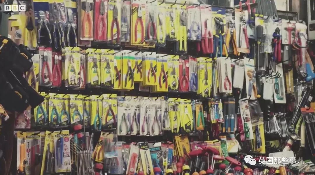 在酒店睡觉被人偷拍怎么办,在酒店被手机偷拍