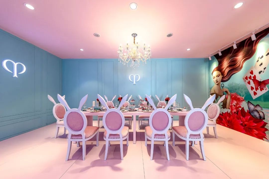 恃美行凶在线抢钱｜CPB圣诞限量系列美得不！合！法！